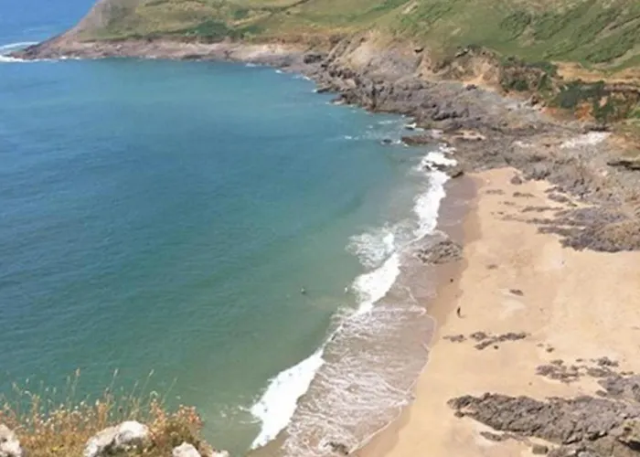Top Dog Friendly Hotels and Inns in Rhossili