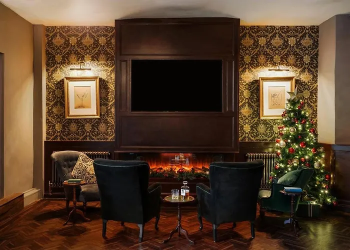 Top 4 Star Hotels in Plymouth for Unforgettable Stays