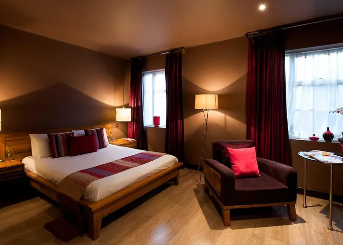 Experience Comfort and Convenience at Hotels in Leicester Town Centre